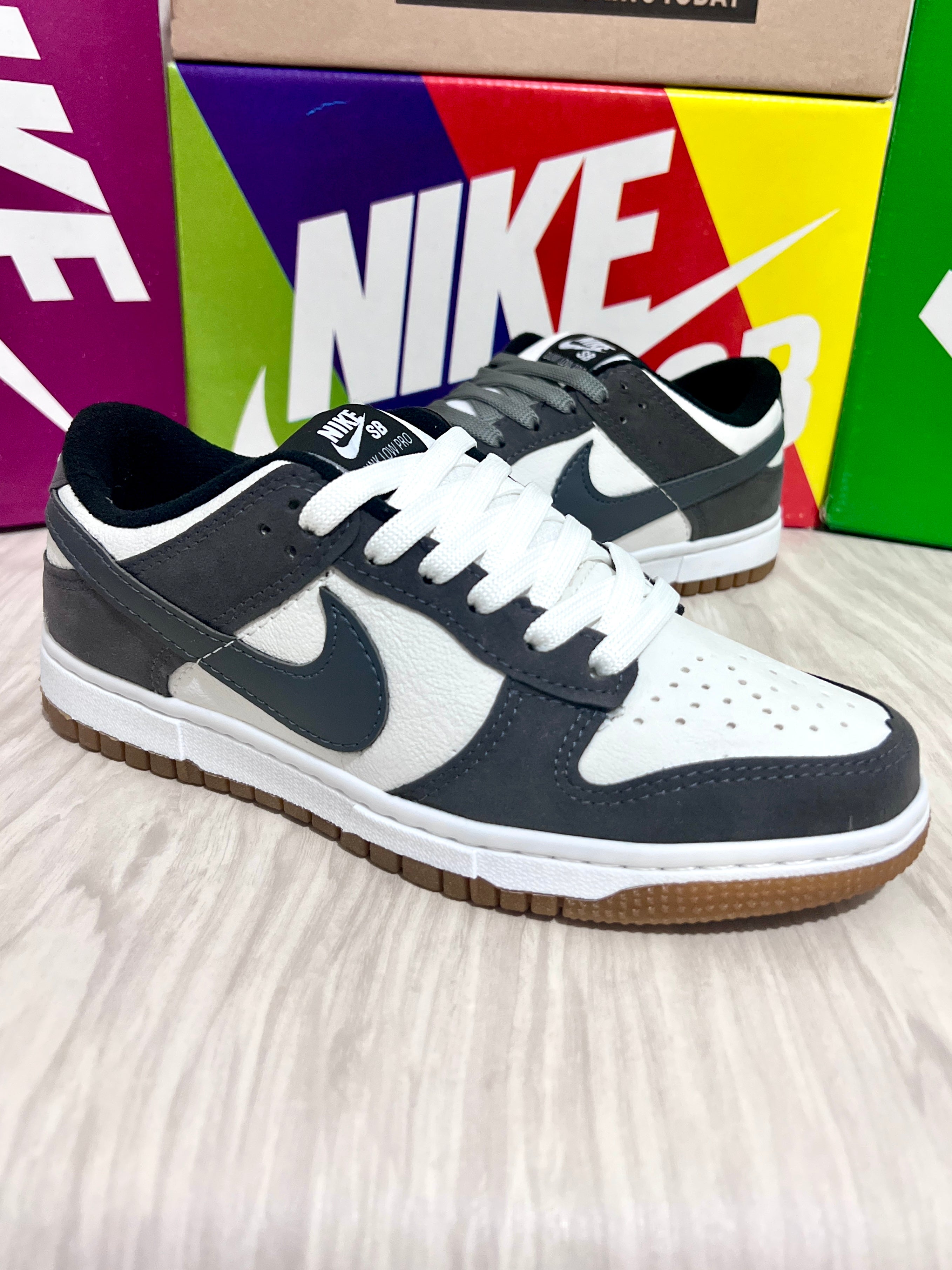Nike SB Dunk Low Pro x Grafite Branco – Cerrado Shoes Calçados