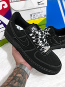 Nike Air Force 1' x Preto Bordado
