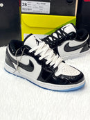 Nike Air Jordan 1’ Low - Preto/Branco/Azul