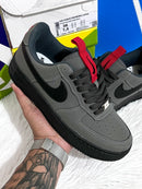 Nike Air Force 1' x Grafite Vermelho