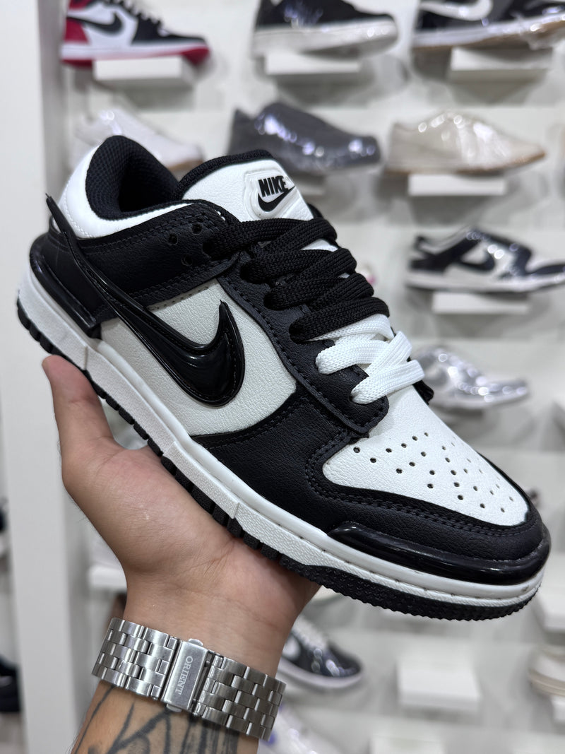NK SB Dunk Twist x Preto c/ branco