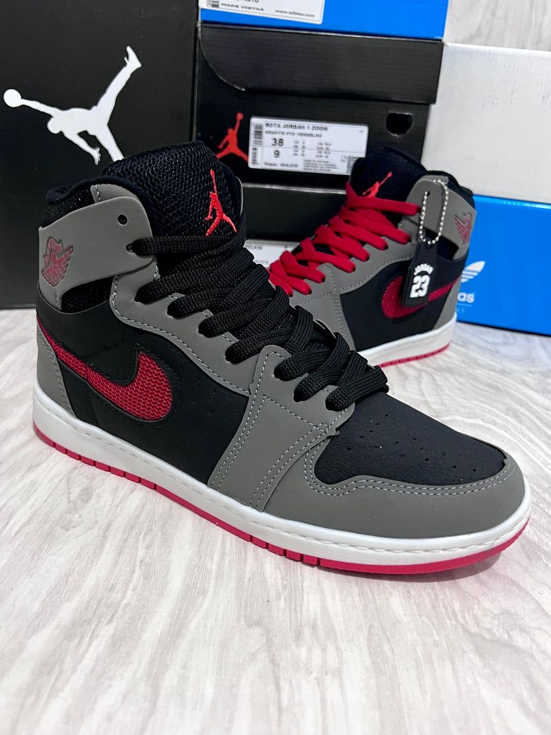 Nike Air Jordan 1' x Grafite c/ Vermelho