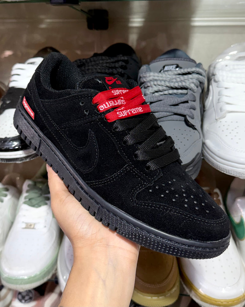 Nike SB Dunk Low x Supreme Pto/ Vermelho
