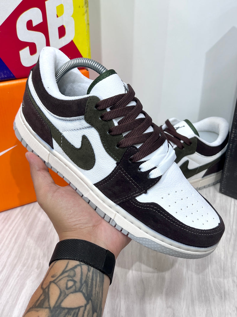 Air Jord. Low’ x Café/Musgo