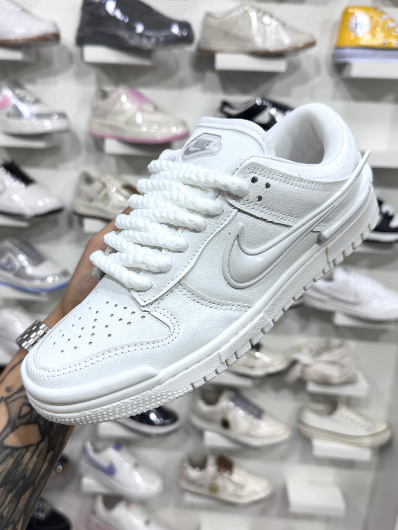 NK SB Dunk Twist x Branco