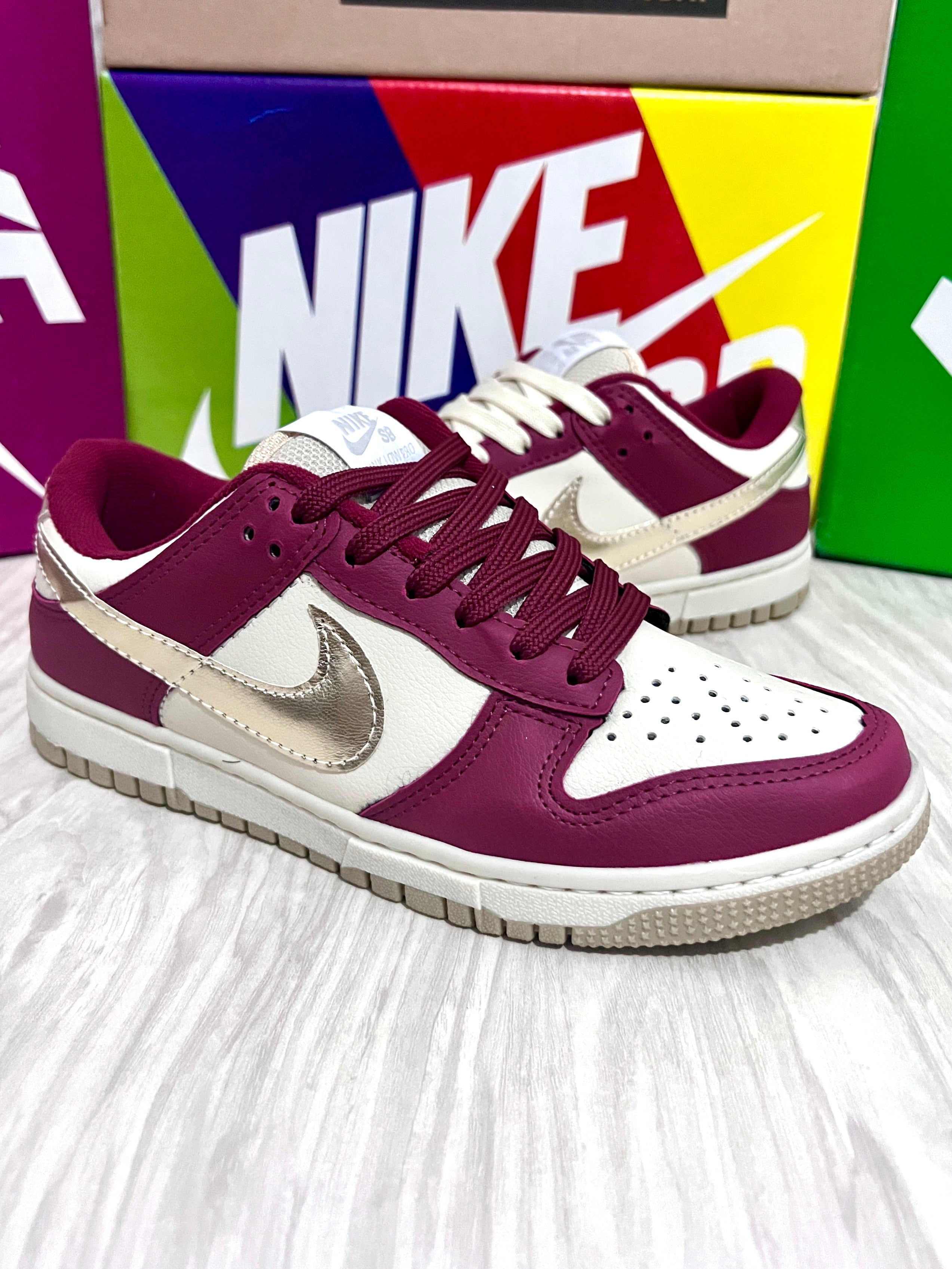 Nike SB Dunk Low Pro x Vinho Bege