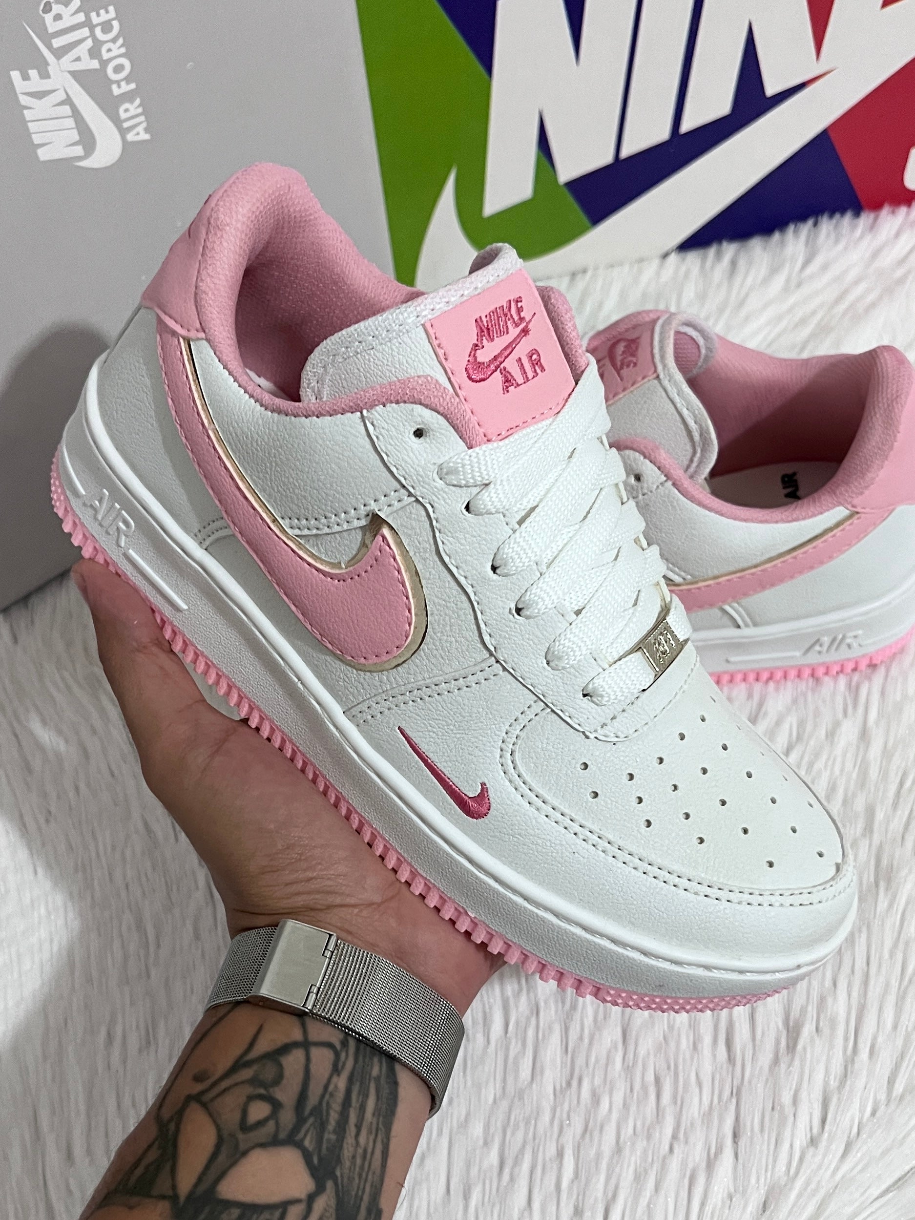 Nike Air Force 1' x Rosa Ouro