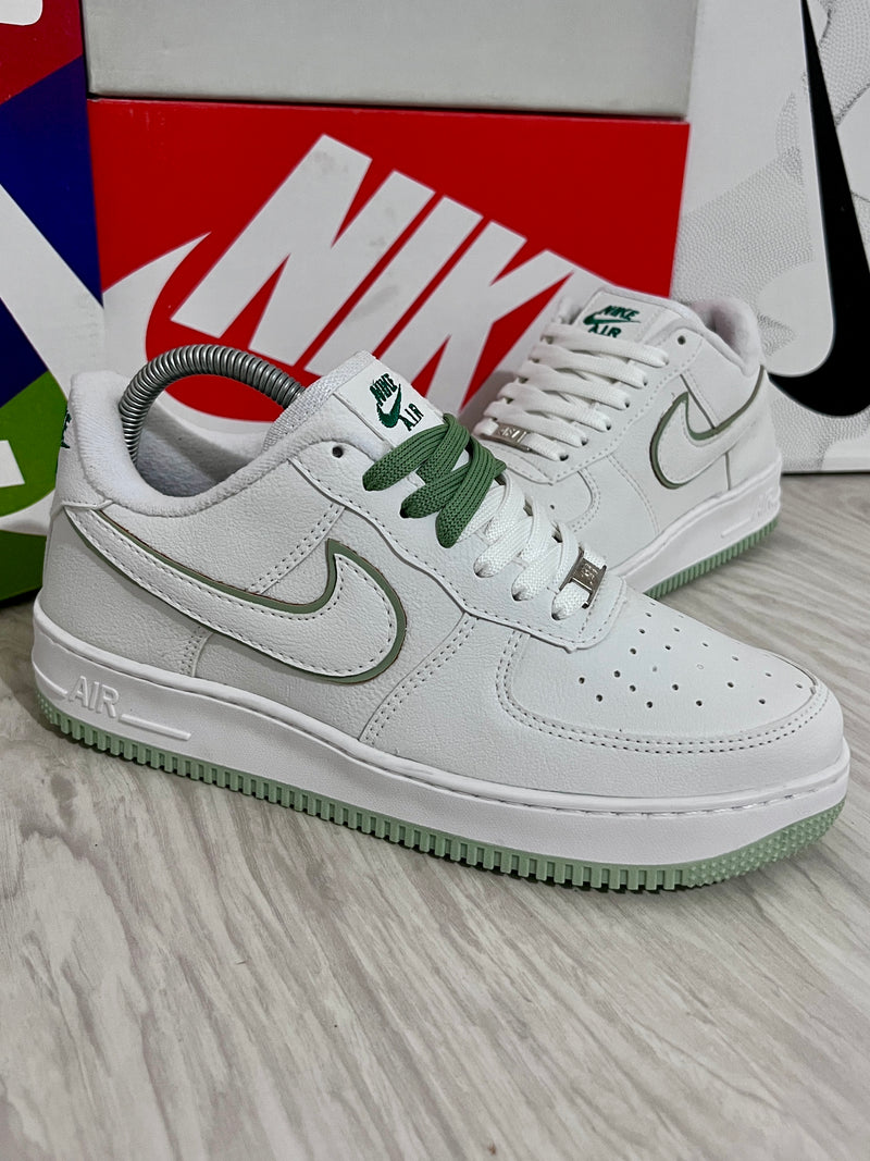 Nike Air Force 1' x Branco Oliva