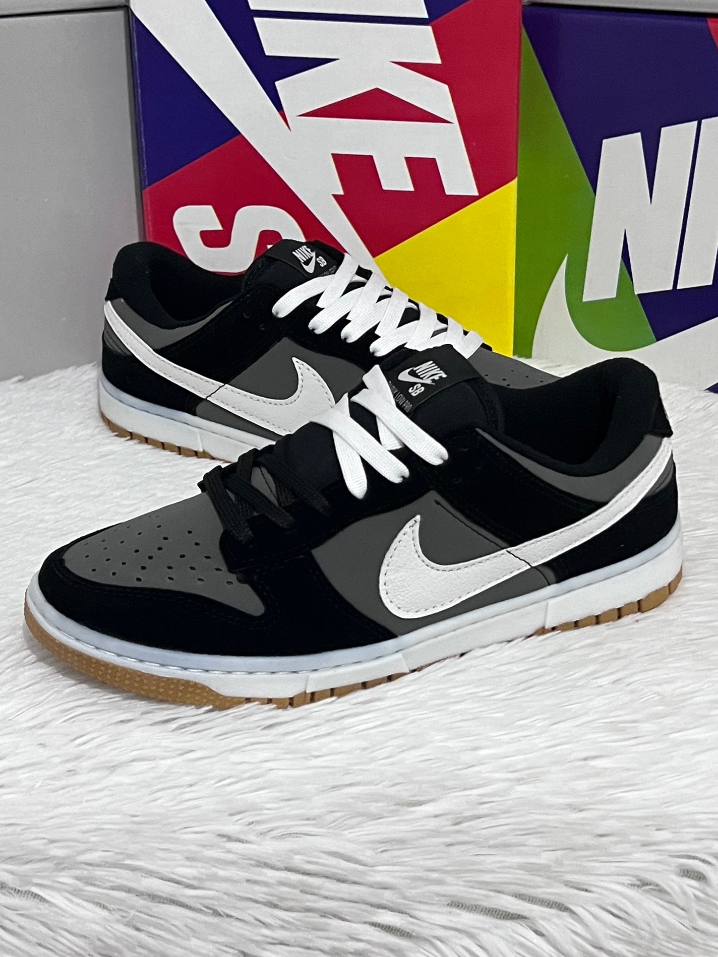 Nike SB Dunk Low Preto c/ Grafite