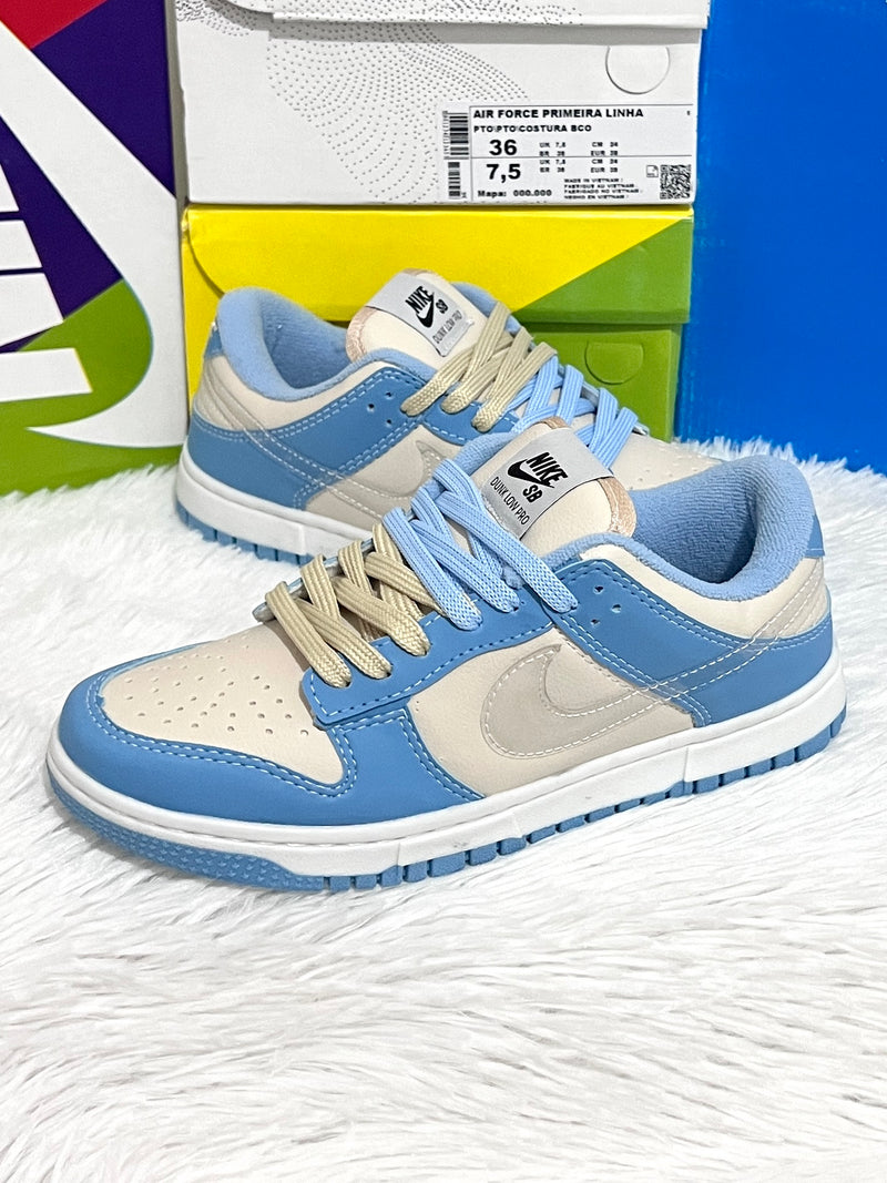 Nike SB Dunk Low Pro x Azul Bege