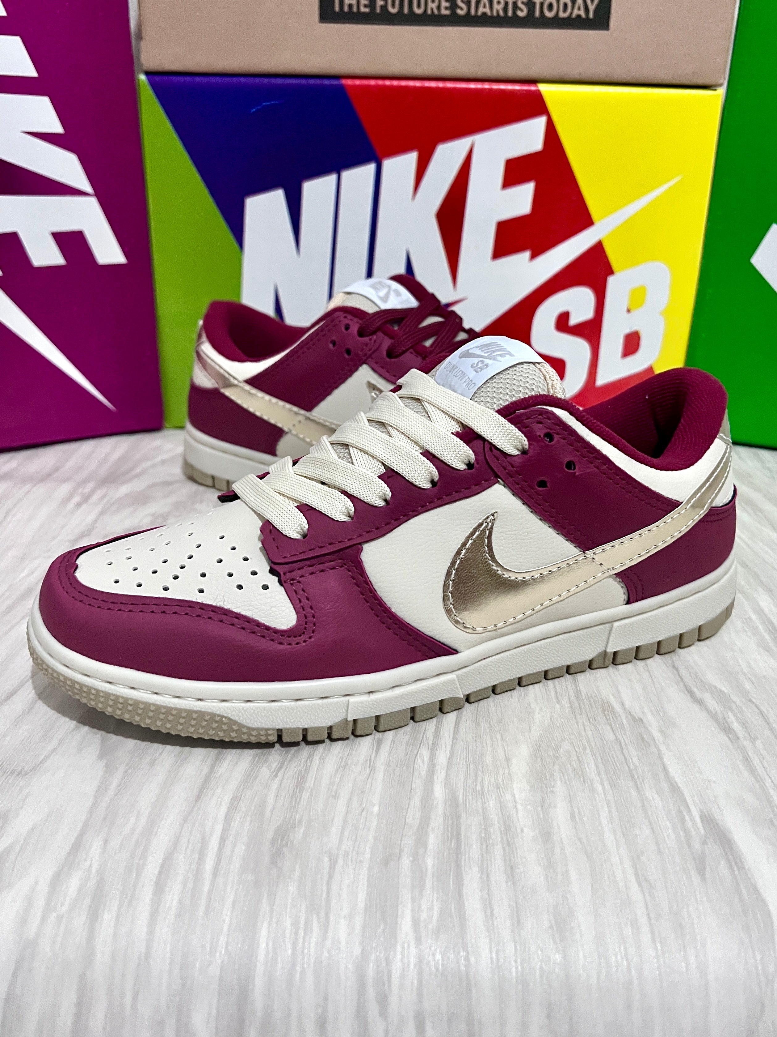 Nike SB Dunk Low Pro x Vinho Bege