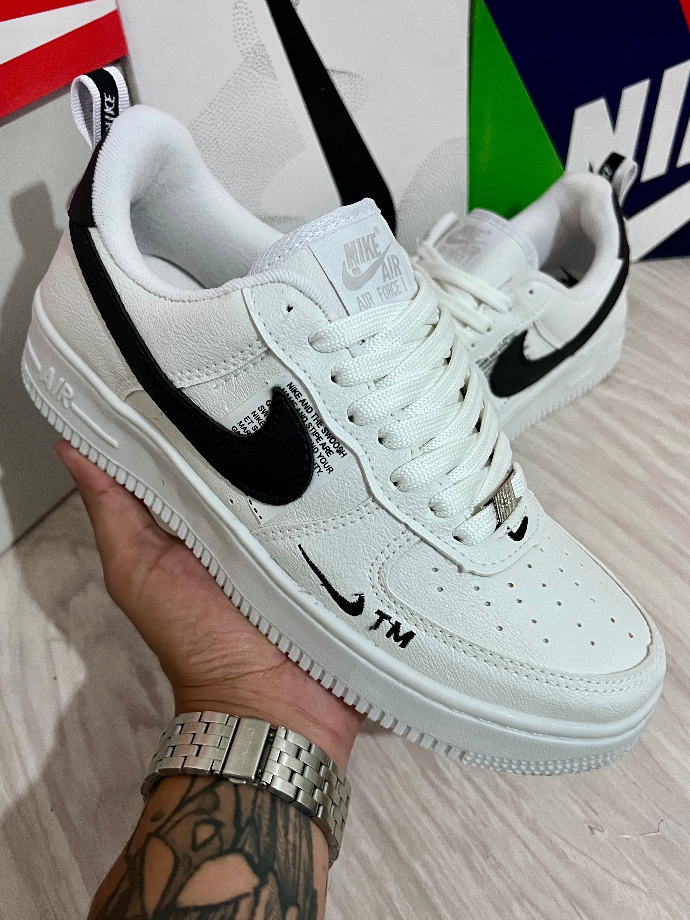 Nike Air Force 1' x R1 Branco c/ Preto