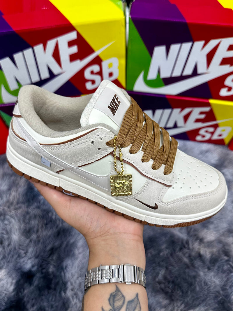 Nike SB Dunk Low Pro Medalha x Bege Caramelo