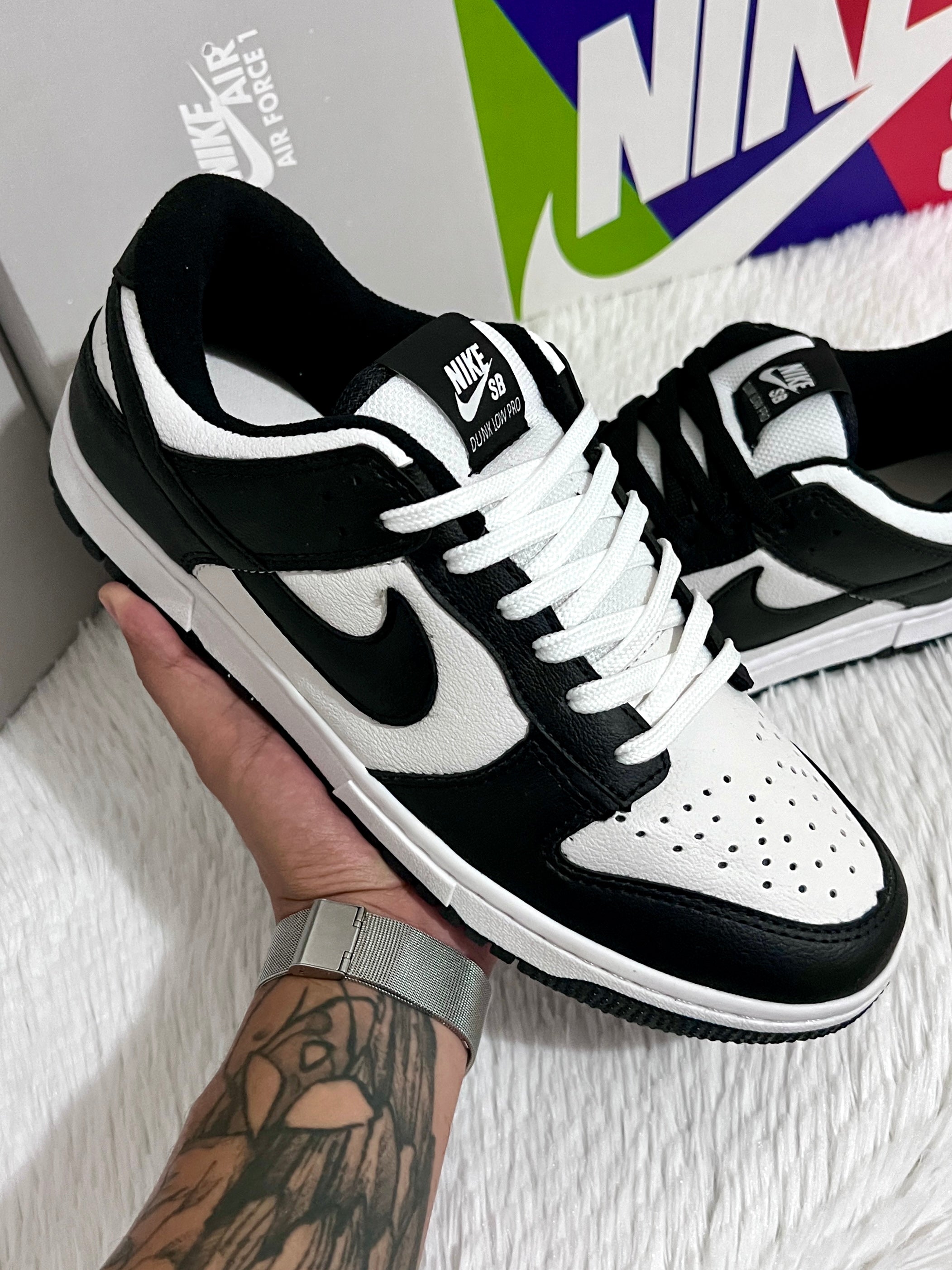 Nike SB Dunk Low Pro x Preto Branco