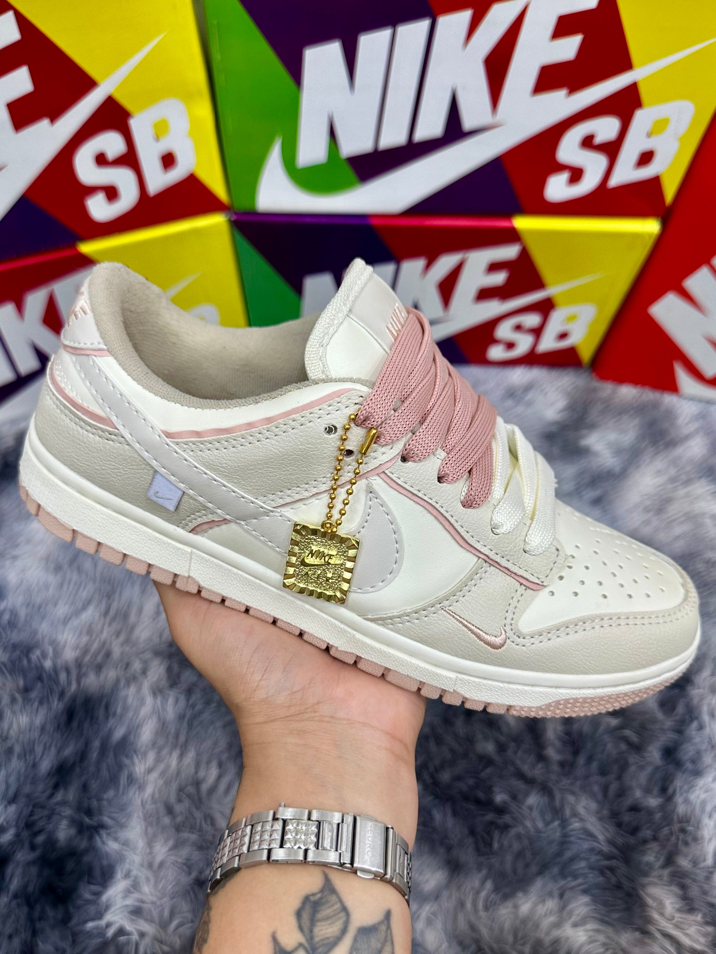Nike SB Dunk Low Pro Medalha x Bege Nude