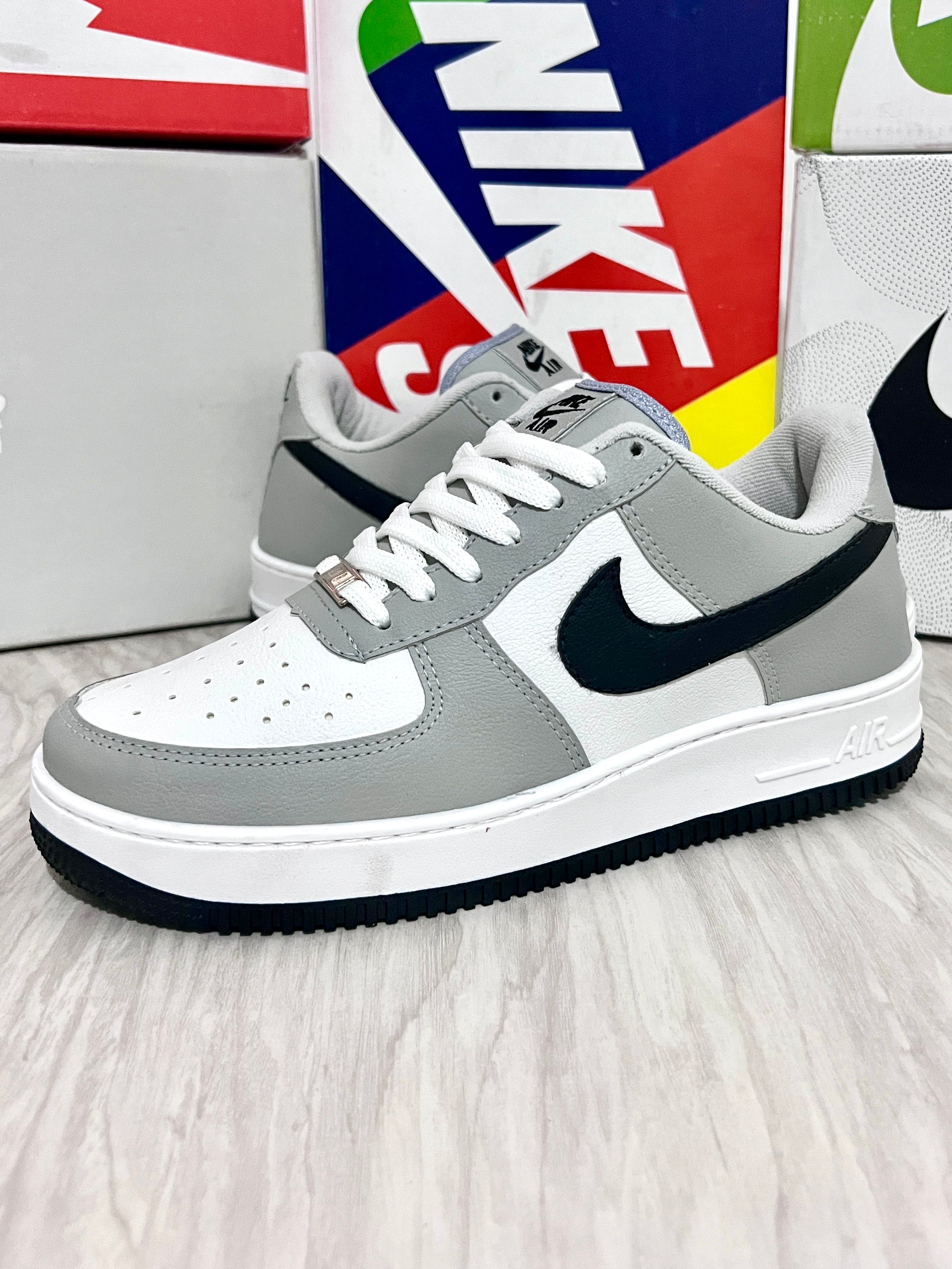 Nike Air Force 1' x Cinza c/ Preto