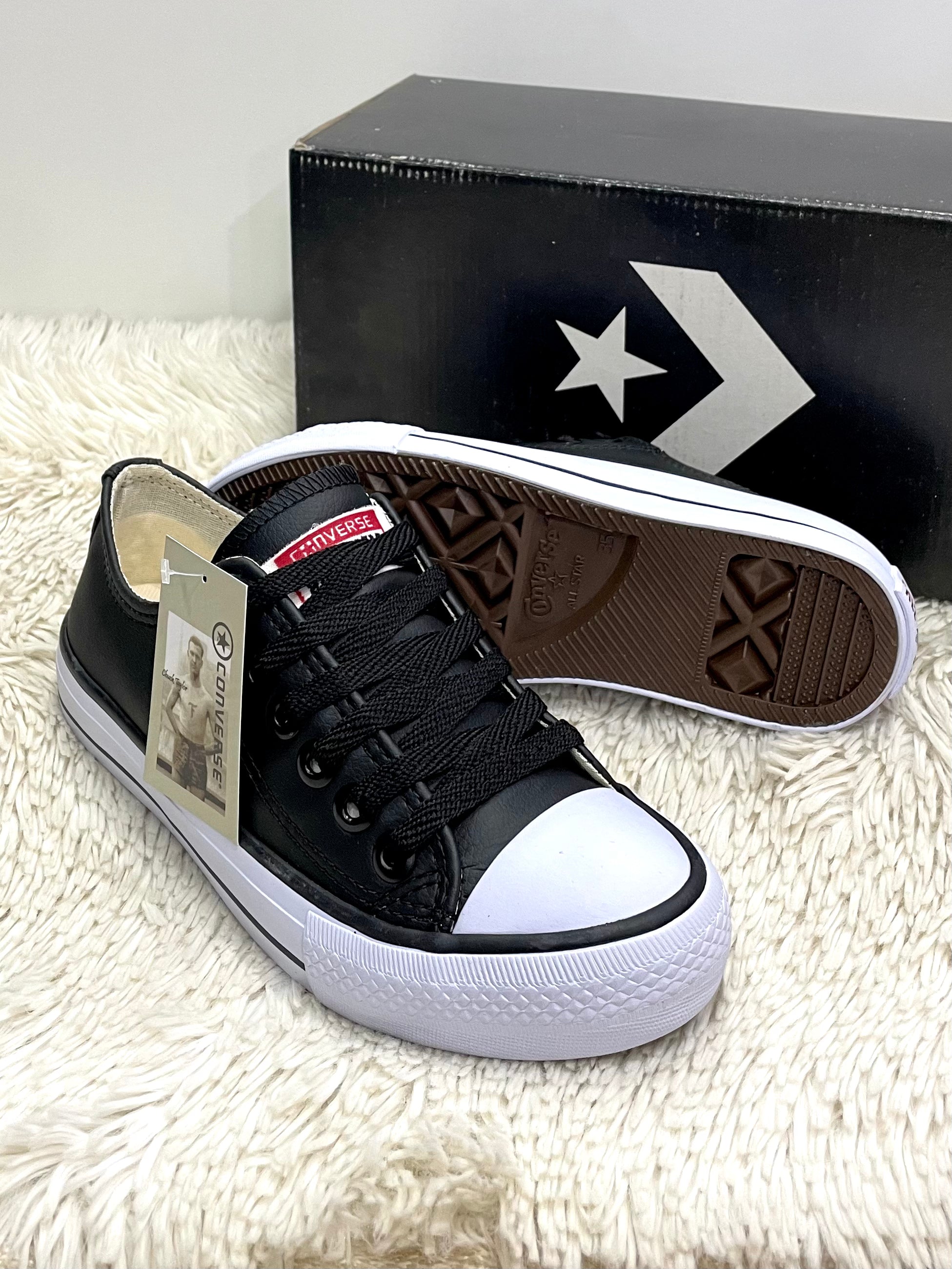 All Star Chuck Taylor de Couro Preto