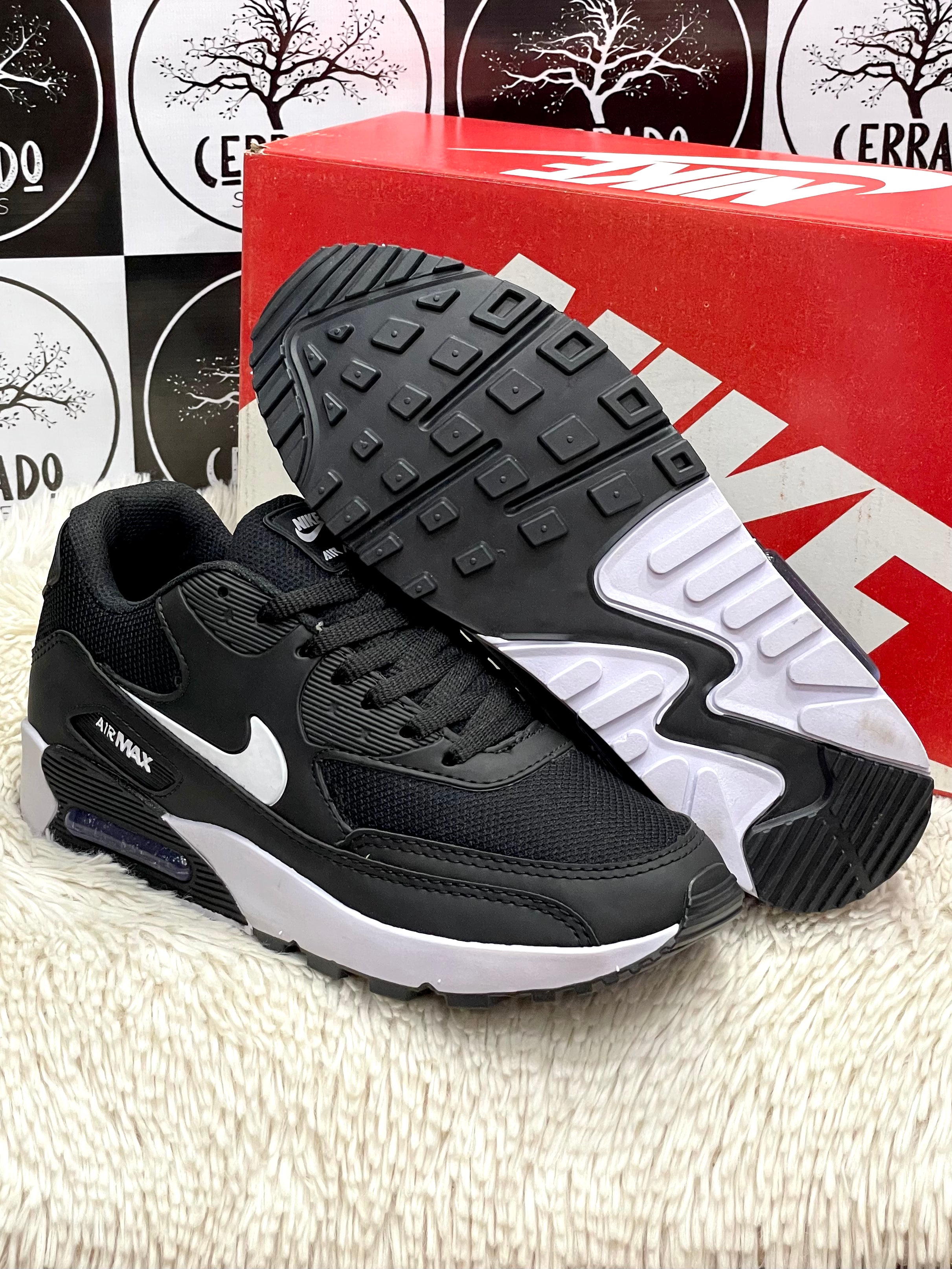Nike Air Max 90 Preto c/ Branco