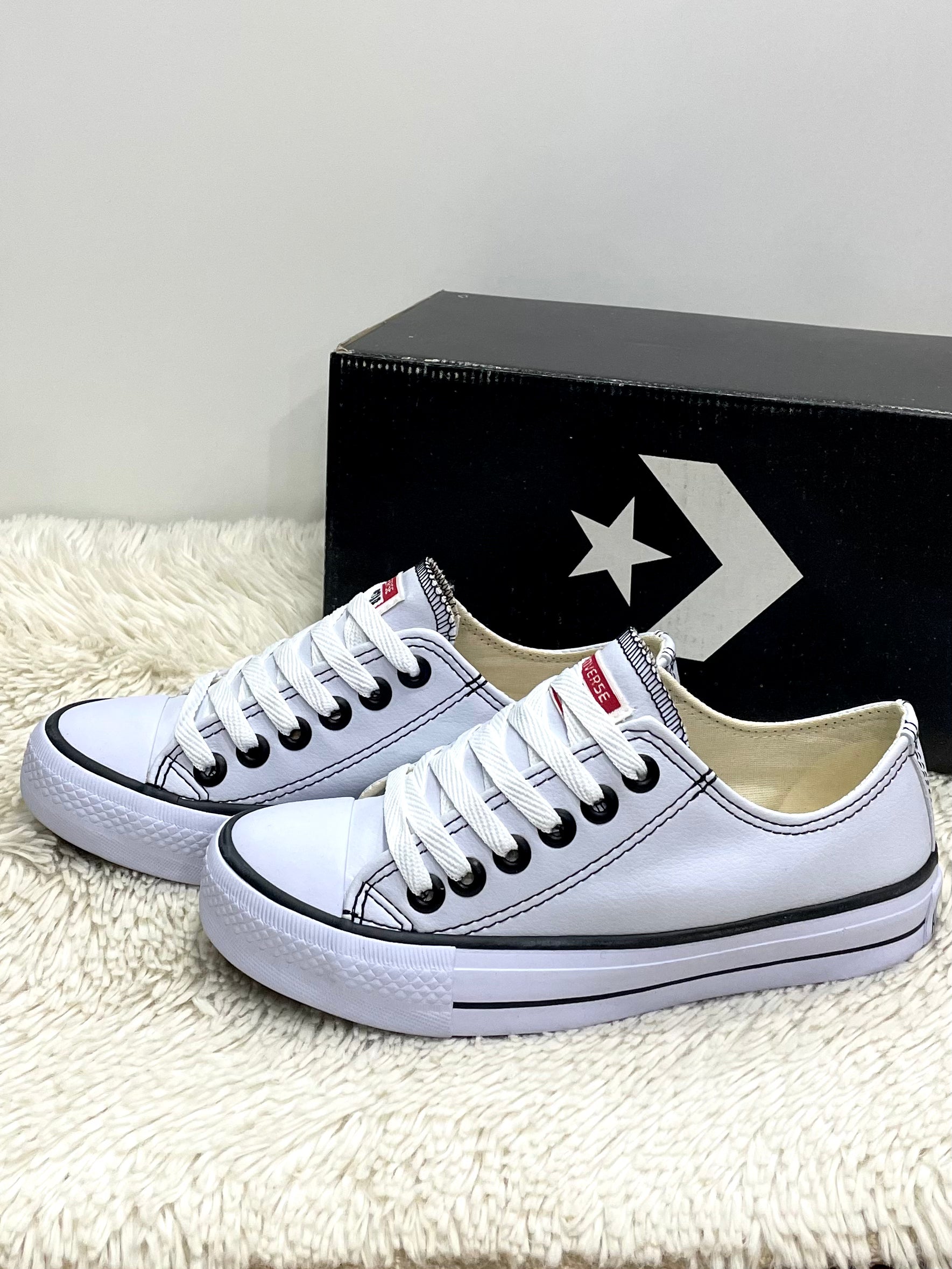 All Star Chuck Taylor de Couro Branco