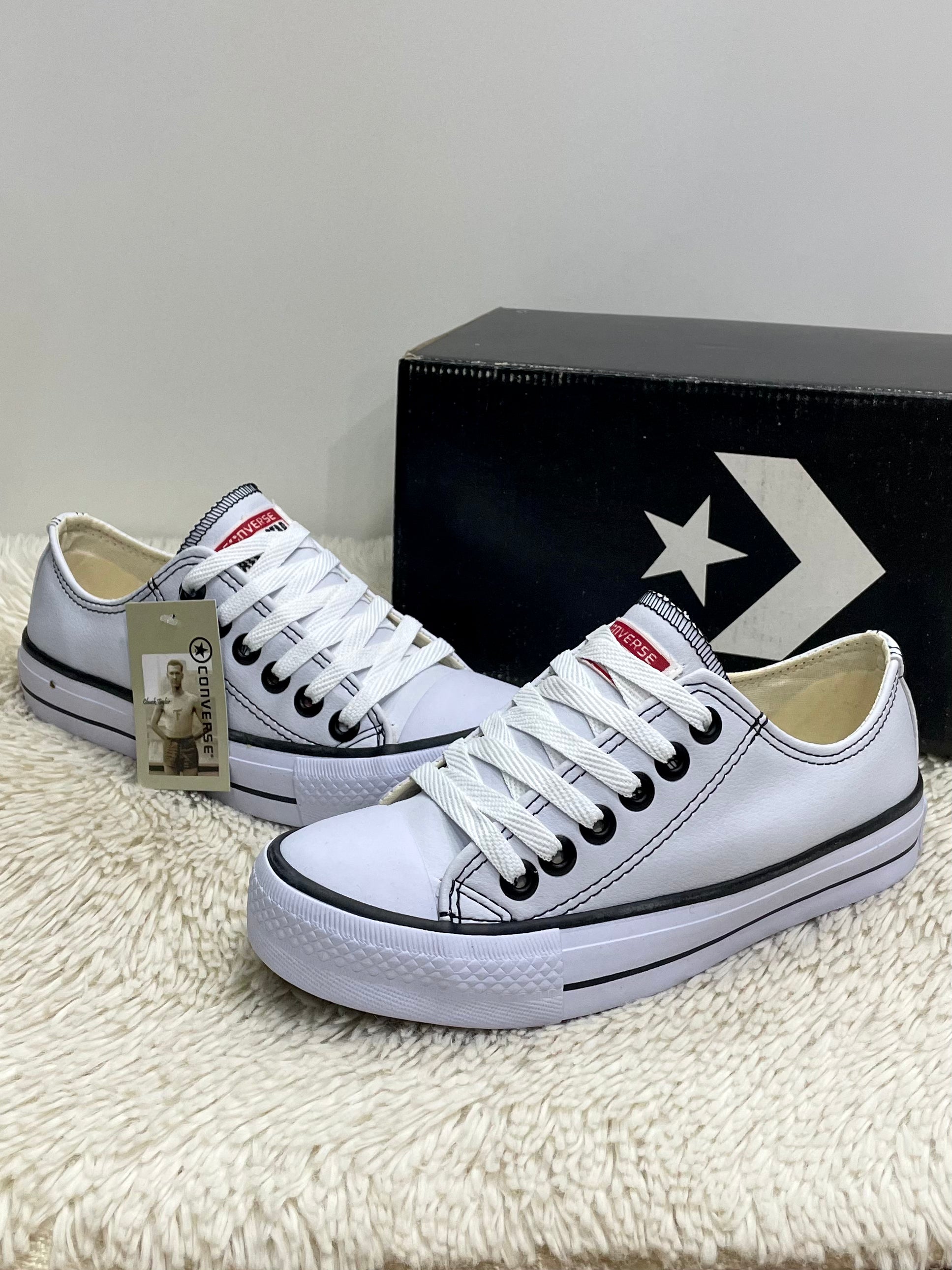 All Star Chuck Taylor de Couro Branco