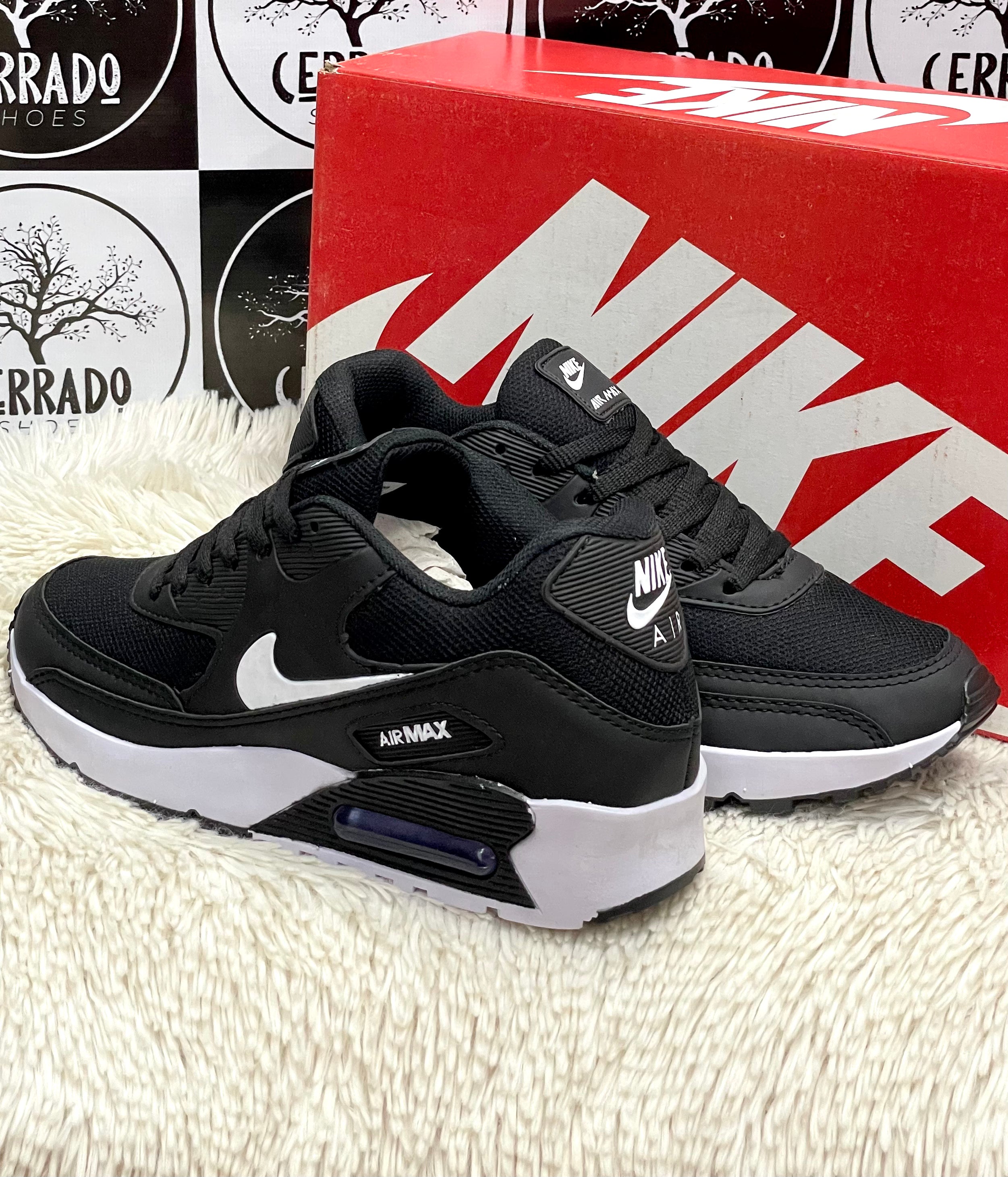 Nike Air Max 90 Preto c/ Branco