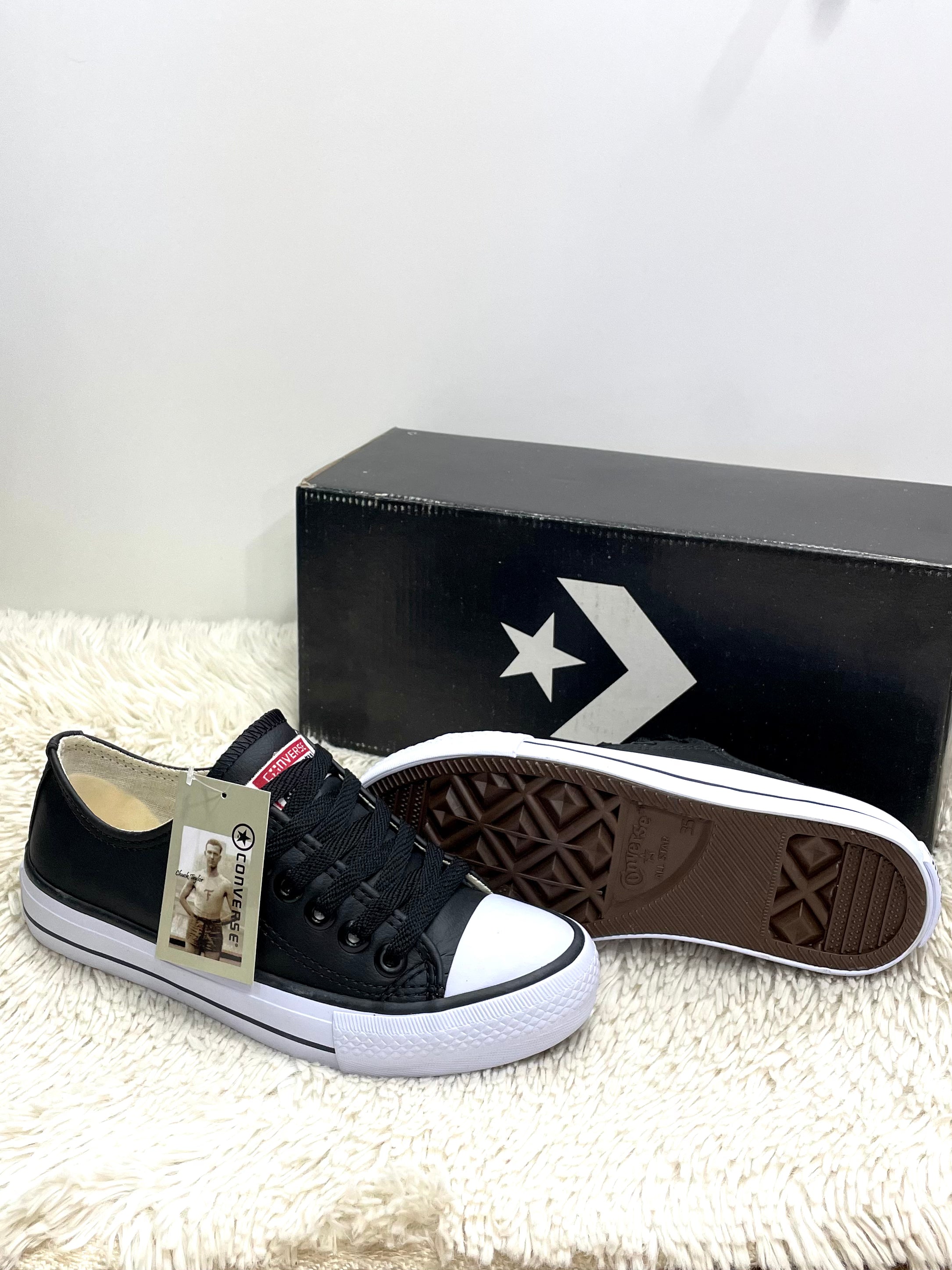 All Star Chuck Taylor de Couro Preto