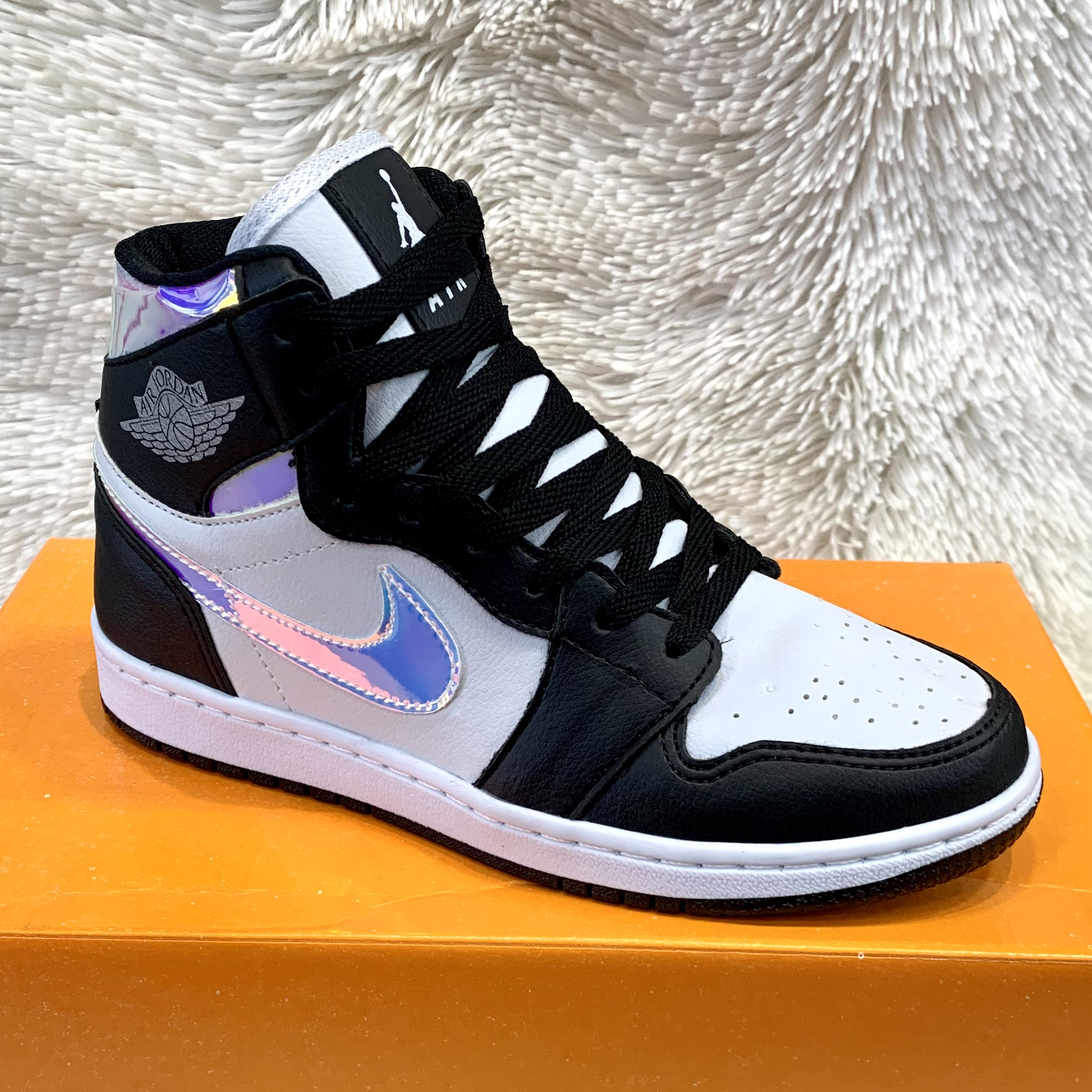 Nike Air Jordan 1' Preto Holográfico