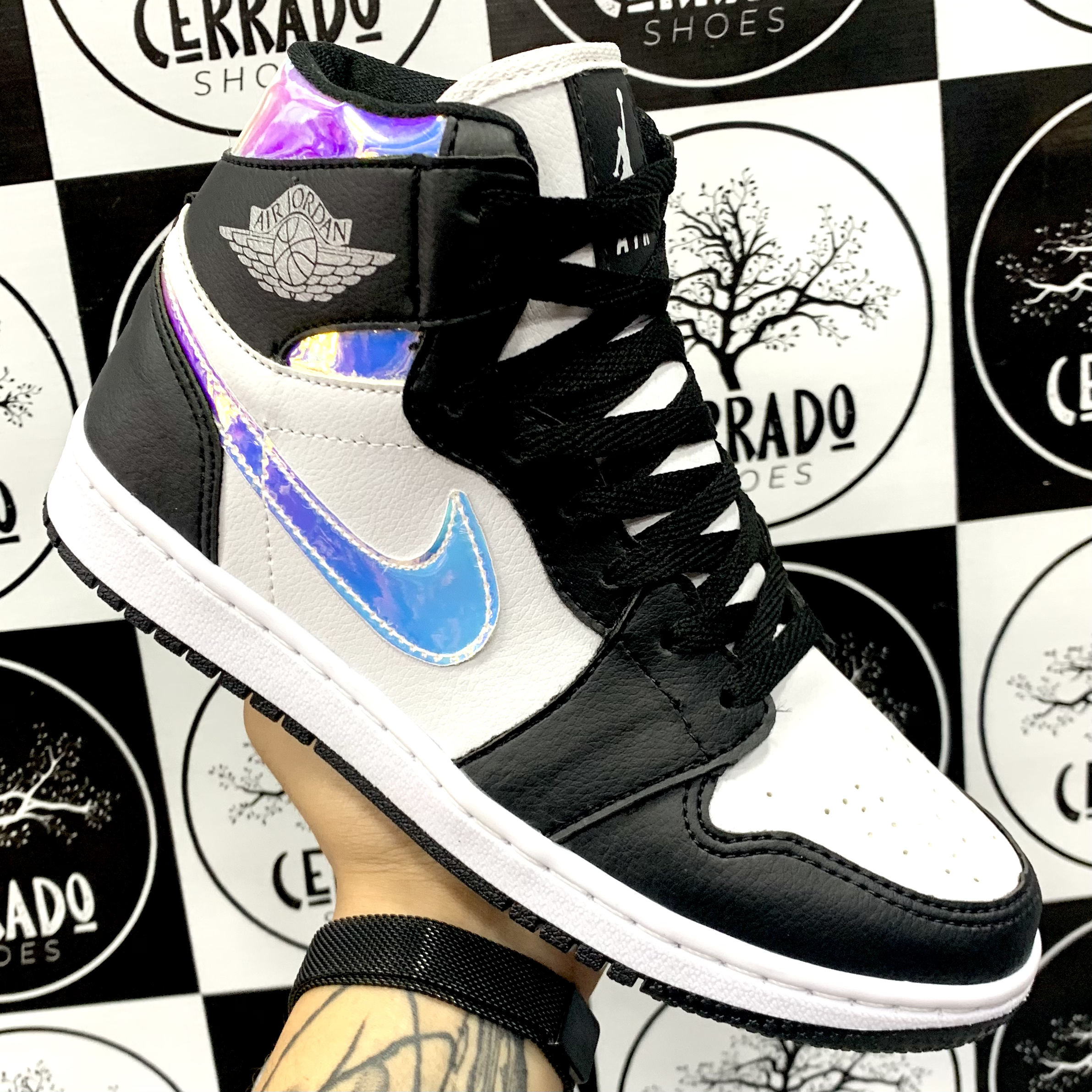 Nike Air Jordan 1' Preto Holográfico
