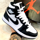 Nike Air Jordan 1' Preto c/ Branco