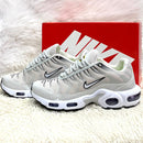 Nike Air Max 95 TN Plus Cinza c/ Branco